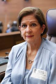 OPINIÓN: Pilar Cisneros olvidó que ya no presenta noticias y sigue  alarmando