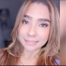 En una familia hay un padre, una madre, tres hijos, y cada uno de ellos  tiene una hermana. El número total de personas en la familia es...