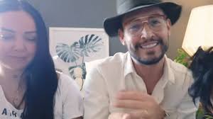 Danilo zanna tatil için türkiye'ye geldiği dönemde tuğçe demirbilek ile tanışınca türkiye'ye yerleşmeye karar vermiştir. Masterchef Danilo Zanna Nin Esi Kimdir Tugce Demirbilek Aslen Nerelidir Kac Yasindadir Magazin Haberleri