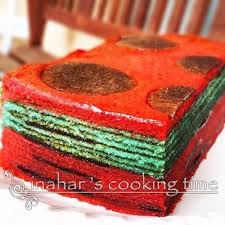 Kek lapis tradisi mmg kaler mcm ni,tp dyg saja buh 2 warna jer,ehhe bab malas nak melapis kaler maler,dah byk sgt melapis kek,kdg2 kaler tu konpuse plak,tu. Resepi Kek Kukus Masam Manis Mudah Resepi Merory Sedap Betul