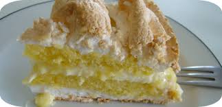 Die kombination von aromatischer zitronencreme und köstlichem baiser ist absolut traumhaft. Lemon Meringue Cake Zitronen Baiser Kuchen Kochend Heiss De