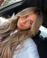 Amanda Lindgren's Instagram, Twitter & Facebook