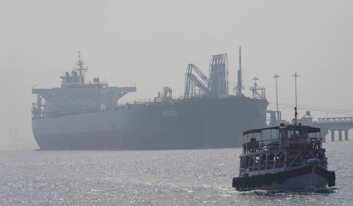 U.S., Iran trade escalation threats over power plants, Strait of Hormuz