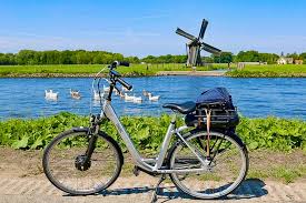 House of holland delightful orange and navy blue print purse. Urlaub In Den Niederlande Was Ihr Uber Reisen Nach Holland Wissen Sollt