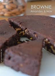 Amandes Noix Et Chocolat C Est L Association Que J Ai Choisi Pour Ce Brownie Faut Dire Que Ce Melange De Croquant Et Fondan Brownie Gourmandise Alimentation