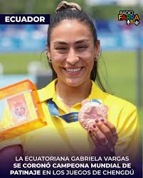 Portoviejo Se observa a muchas persona en el depósito de Gas de uso  Doméstico, en la calle América y Avenida del Ejército. Muchos tratan de  abastecerse para estos 14 días de restricción