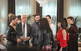 Haktan zavlak kimdir, nerlei ve kaç yaşında, boyu kaç, oynadığı diziler nelerdir? Yasak Elma Da Buyuk Kriz Tum Sahneler Cope Atildi