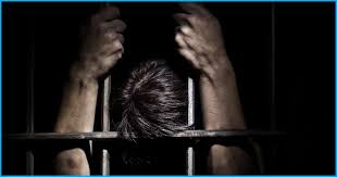 Smachtend, kwijnend, wegkwijnen, kwijnende, verkommeren. Close To 3 Lakh Under Trial Prisoners Are Languishing In Jails As Governments Turn A Blind Eye