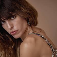 Lou Doillon: «La seule réponse à la chute, c'est l'envol»