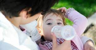 Baca panduan ini sampai habis untuk elakkan tersalah guna & dapat hasil terbaik! Bahaya Yang Dialami Bayi Jika Minum Susu Sambil Tiduran Popmama Com