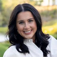 Ella Higdon's Instagram, Twitter & Facebook