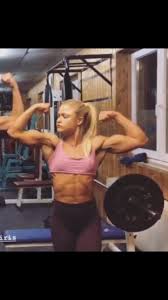 Thiel hatte während ihrer jugend übergewicht. Sophia Thiel Stronggermancelebs