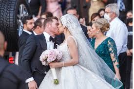 Saúl canelo álvarez formalizó su relación con la modelo tapatía fernanda gómez y este sábado se casaron por lo civil en una exclusiva boda que se celebró en un lujoso lugar de punta. H08sdrdxzt9p9m
