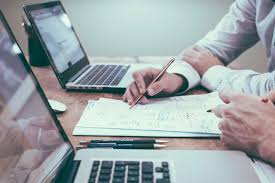 Βελτίωση της ανταγωνιστικότητας, αλλά όχι εις βάρος των εργαζομένων, ενίσχυση της ανάπτυξης, δημιουργία νέων θέσεων. Neo Ergasiako Nomosxedio Ti Allazei Se 8wro Yperwries Apergies Athens Voice