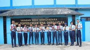 Nah, berikut ini adalah 11 sekolah penerbangan terbaik di indonesia. Kami Keluarga Besar Smk Osis Smk Penerbangan Solo Facebook