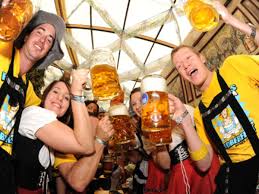 Zu Viel Alkohol Und Fettes Essen Mediziner Rat Nach Der Wiesn So Wird Ihre Leber Schnell Wieder Fit Wiesn Wissen