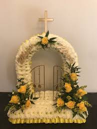 Yellow And White Gates Of Heaven Funeral Flowers Tribute Funeral Flower Arrangements Funeral Flowers Funeral Floral Arrangements