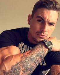 Would you like to change the currency to euros (€)? Dickerson Ross Dickerson Ross Ross Italian Charm Bracelet