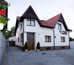 Gradina zoologica din sibiu se afla la 5 km de carul cu flori, iar sala polivalenta transilvania este la 1,9 km. Pensiunea Transilvania Sibiu Rumania Opiniones Comparacion De Precios Y Fotos Del Casa De Huespedes Tripadvisor
