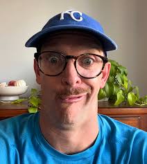 A BEARD is an only MUSTACHE in TRAINING. #raceweek #gameday #chicagomarathon