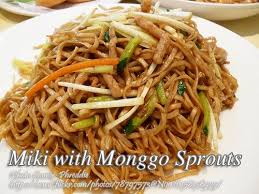 Miki With Monggo Sprouts Recipe Panlasang Pinoy Meaty Recipes Recipe Sprout Recipes Noodle Dishes Recipes