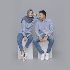 What are you waiting for? 9 Couple Baju Ideas Pre Wedding Photoshoot Outfit Korean Wedding Photography Pre Wedding Poses