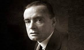 Philine Rinnert dhe Daniel Heer, autorët e ekspozitës në Muzeun e  Mitrovicës