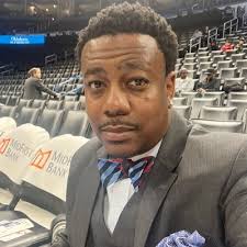 Derrick Hightower (@dehigh1914)