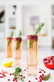 Thirsty Thursday 15 Delicious Christmas Cocktails Cocktails D Hiver Vin D Honneur Recette Recettes De Boissons