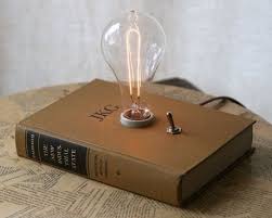 Kitap Tabanli Masa Lambasi Tasarimi Masalambasi Kitap Booklamp Edisonbulb Filament Kitap Lamba Aydinlatma Tasarimi Lamba