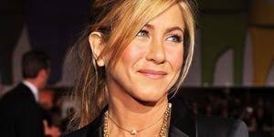 Jennifer Aniston news: l'attrice si apre sul rapporto difficile con la madre