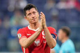 Born 21 august 1988) is a polish professional footballer who plays as a striker for bundesliga club bayern munich and is the captain of the poland national team. Bayern Munich S Robert Lewandowski Will Definitely Benefit From The Extra Rest Bavarian Football Works