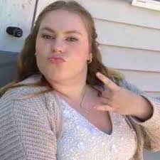 Shannon Gustin's Instagram, Twitter & Facebook