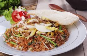Oct 29, 2016 · this is a classic chinese egg fried rice recipe (蛋炒饭), made in chinese restaurant style but in the comfort of your own home. 9 Delicious Types Of Nasi Goreng In Indonesia Factsofindonesia Com
