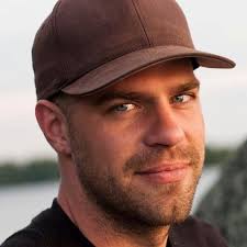 Andrew Leo Dick (@AndrewLeoDick)