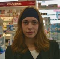 100+ profils pour “Polly”