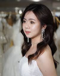 低调典雅的新娘👰🏼‍♀️ 感谢你的信任😍 MUA : Desiree Tan Your professional image stylist  |Wedding|Private Event|Photography| WhatsApp