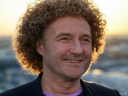 Some celebrities if they were Gen Z