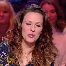 Elle me ressemble par justement, vous donnez la réplique à votre compagnon, roby schinasi. Lorie Ses Rares Confidences Sur Son Compagnon Faites A Laurent Ruquier Femme Actuelle Le Mag