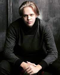 One of the renowned skarsgard family, he is the son of legendary actor stellan skarsgard. 200 Valter Ideas Valter Skarsgard Skarsgard Brothers Gustafs