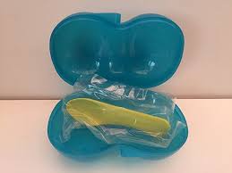 Der kiwilöffel kiwi von koziol ritzt mit seiner spitze die kiwi rundum ein, dann werden beide seiten gegeneinander gedreht und schon ist die kiwi geteilt. Tupperware Kiwi Box Mit Kiwiloffel Tupperware Aufbewahrung Kuche Ideen Aufbewahrung Tupperware Rezepte Tupper Tupperware Rezepte Tupperware Aufbewahrung Kuche