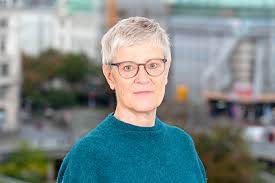 »jeg har aldrig nogensinde fået så meget feedback på noget, jeg har lavet før,« siger louise fischer grinende til b.t., før hun indvender Medien Ifk