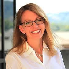 Kelly Bratcher's Instagram, Twitter & Facebook