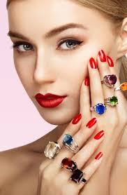 We manufacture and sell men's and women's fine jewellery, including heavy gold chains, diamond necklaces, solid gold bracelets and engagement rings. Diamond Jeweller Hatton Garden London