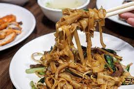 Masukan penyedap rasa dan kecap asin. Wajib Dicoba 4 Resep Kwetiau Praktis Untuk Berbuka Puasamu Bersama Keluarga