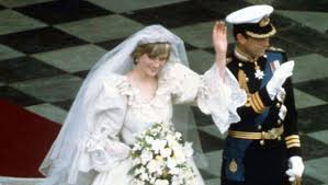 Paul's cathedral in the glass coach, a tiara, and a gown so voluminous that it barely fit into the vehicle. The Crown S Princess Diana Wedding Dress Vs The Real Life Gown Hollywood Life