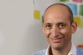 אוהדי ביתר ירושלים החליטו שהערב בדקה החמישית הם ימחאו כפיים במשך דקה לזכרו של אוהד הקבוצה, אביעד פרידמן, שנפטר ממחלה קשה. 6rdktory6uocym