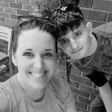 Leslie Mcnutt's Instagram, Twitter & Facebook