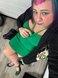 How to find green items in Glow Fashion Idol?