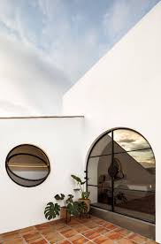Delfino Lozano S Impressive Casa A690 Mixes Mediterranean And Mexican Architecture Together Ignant Mediterranean Homes Mediterranean Architecture Architecture